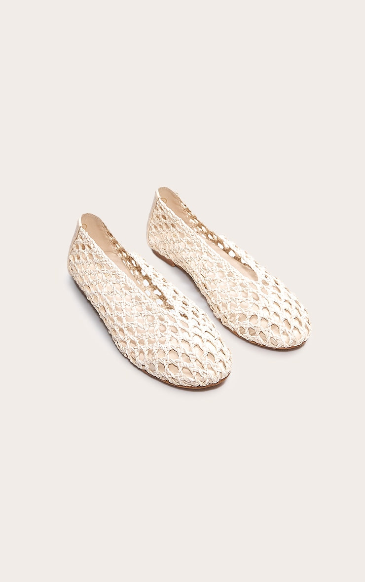 https://cdn-img.prettylittlething.com/f/e/7/9/fe79a7d6ce40b60dd8950fe3161b4b0ea9f70a02_CNL8021_2_cream_pu_round_toe_woven_ballet_flats.jpg