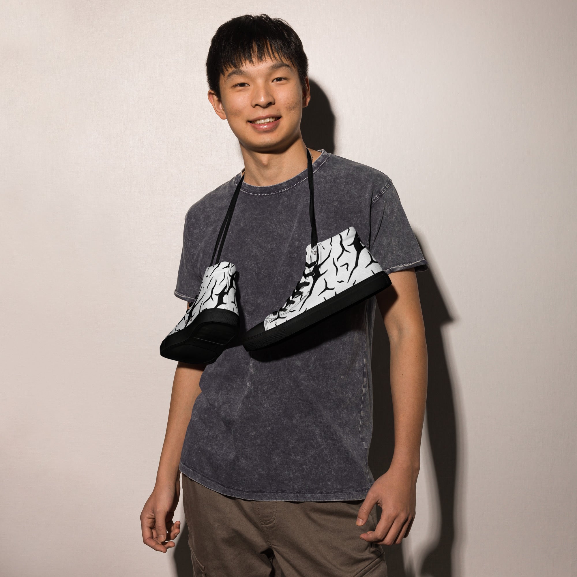 Black and White Cracked Print Men’s high top canvas shoes